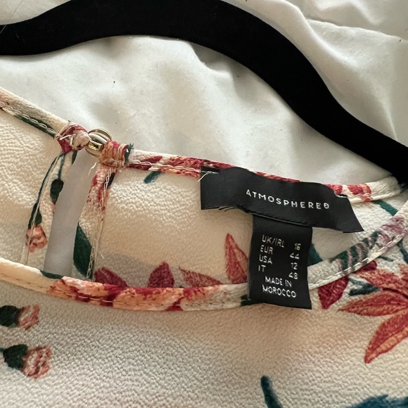 Women’s Blouse in size 12 - Picture 3 of 3